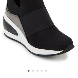 *NEW* DKNY wedge sneaker size 9. Black, white and rose gold